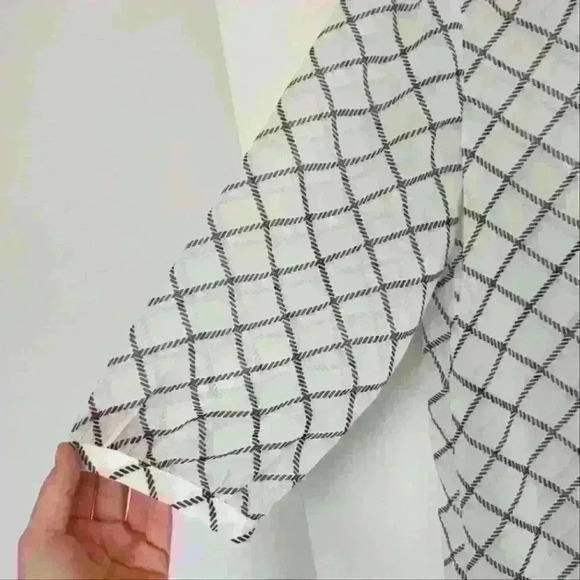 OLD NAVY |  Women's Black/White Sheer V-Neck Chain Pattern Blouse - Picture 2 of 4